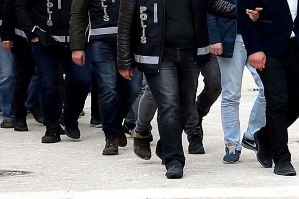 Diyarbakır merkezli 21 ilde ter&ouml;r operasyonu d&uuml;zenlendi, 110 ş&uuml;pheli g&ouml;zaltına