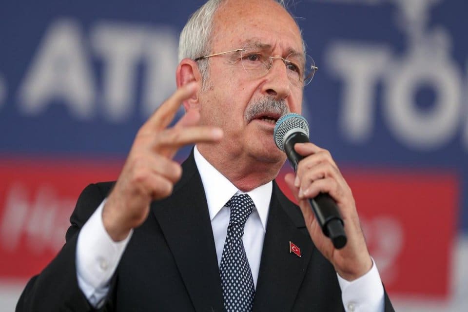 Cumhurbaşkanı Erdoğan'ın KYK bor&ccedil;larında faizin silindiğini duyurması &uuml;zerine, konuyu ilk