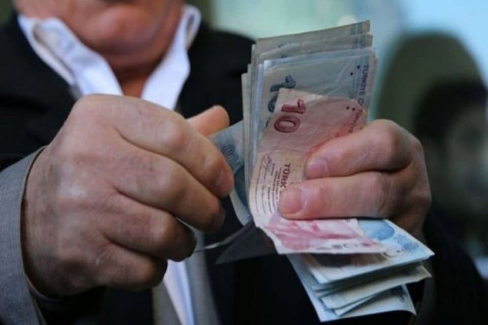 T&uuml;rkiye Esnaf ve Sanatkarları Konfederasyonu (TESK) Genel Başkanı Bendevi Paland&ouml;ken,