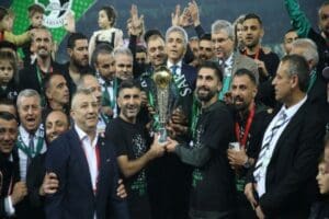 TFF 1. Lig'e y&uuml;kselen TFF 2. Lig Beyaz Grup şampiyonu