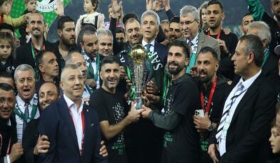 TFF 1. Lig’e yükselen Pendikspor ve Sakaryaspor kupalarına kavuştu