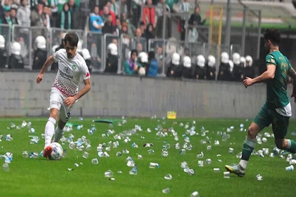T&uuml;rkiye Futbol Federasyonu (TFF) bu hafta sonu bazı profesyonel ve