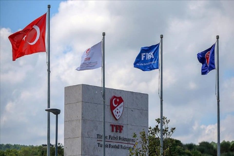 T&uuml;rkiye Futbol Federasyonu, transfer ve tescil d&ouml;nemi ile ilgili, "Ligden
