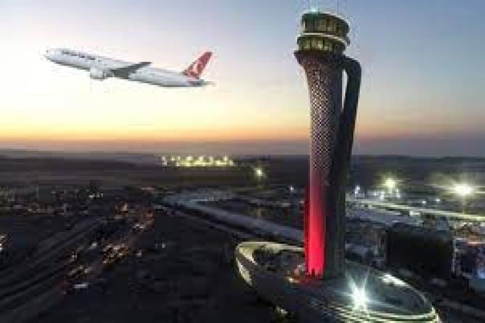 THY Basın M&uuml;şaviri Yahya &Uuml;st&uuml;n, İstanbul Havalimanı'nda saat 24.00'e kadar