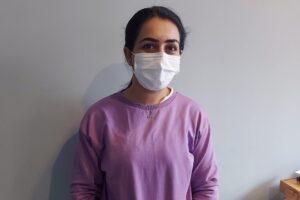 İzmir'de özel bir hastanede tıbbi sekreter olarak çalışan Cansu Demircan