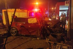 AYDIN&rsquo;IN Nazilli il&ccedil;esinde, iddiaya g&ouml;re aşırı hız nedeniyle s&uuml;r&uuml;c&uuml;s&uuml;n&uuml;n kontrol&uuml;nden