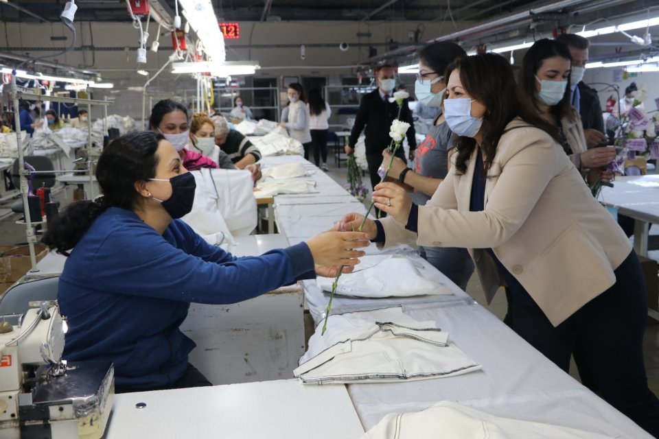 Tire Belediye Başkanı Salih Atakan Duran'ın eşi Necibe Duran ve