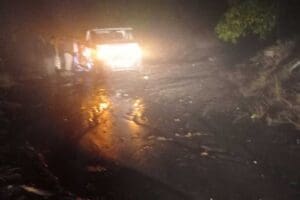 İzmir'in Tire il&ccedil;esinde, aşırı yağış nedeniyle heyelan meydana geldi. Heyelan