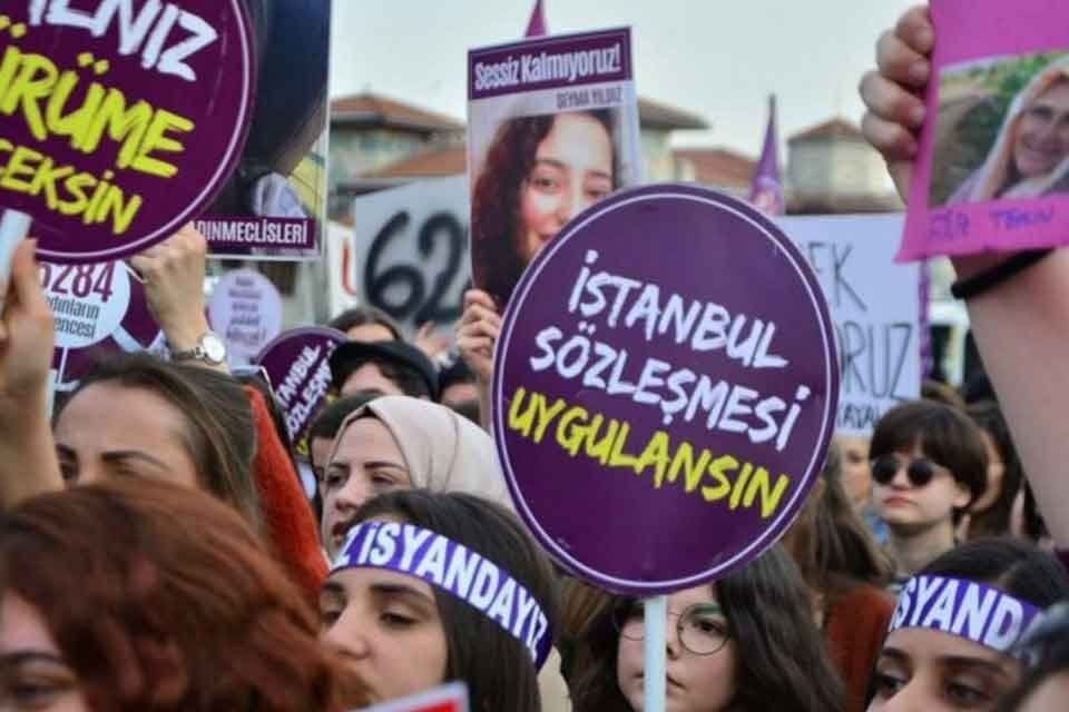 Bakanlık tarafından valiliklere g&ouml;nderilen 2022 Kadına Y&ouml;nelik Şiddetle M&uuml;cadele başlıklı