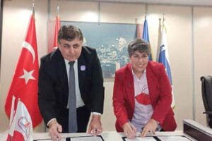 Türkiye Kadın Dernekleri Federasyonu (TKDF) ile Karşıyaka Belediyesi arasında şiddete