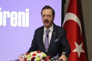 T&uuml;rkiye Odalar ve Borsalar Birliği (TOBB) Başkanı Rifat Hisarcıklıoğlu, bazı