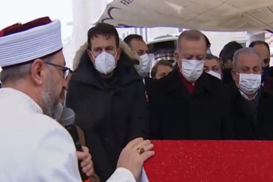 Koronavir&uuml;s nedeniyle hayatını kaybeden Eski İstanbul B&uuml;y&uuml;kşehir Belediye (İBB) Başkanı
