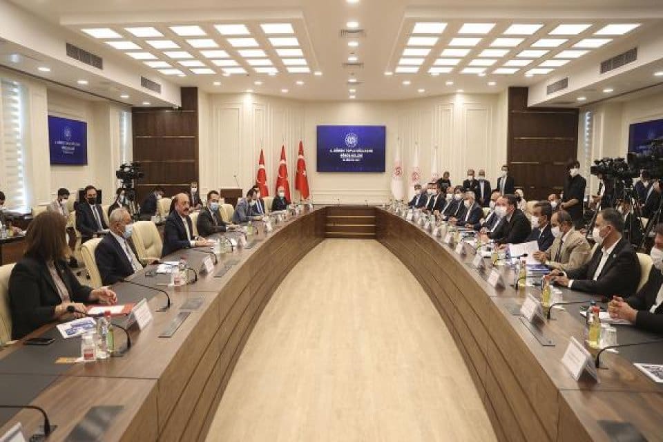 6. D&ouml;nem Toplu S&ouml;zleşme g&ouml;r&uuml;şmelerinde pazarlık s&uuml;reci, &Ccedil;alışma ve Sosyal