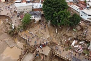 Venezuela&rsquo;da yoğun yağışların ardından meydana gelen toprak kayması sonucu 22