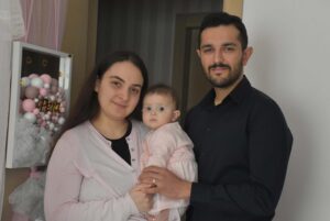 İzmir’de 10 ay önce dünyaya gelen Pera Başkes’e, doğduktan 9