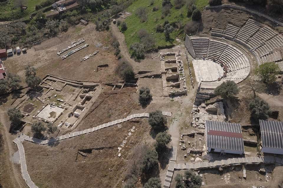 Daha &ouml;nce il&ccedil;ede&nbsp; &lsquo;Tiyatro G&uuml;nleri&rsquo; ile tiyatro severlerin g&ouml;nl&uuml;nde taht