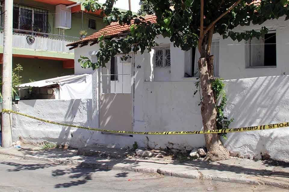İzmir'in Buca il&ccedil;esinde H&uuml;seyin Kurban (51), bir s&uuml;re &ouml;nce boşanan