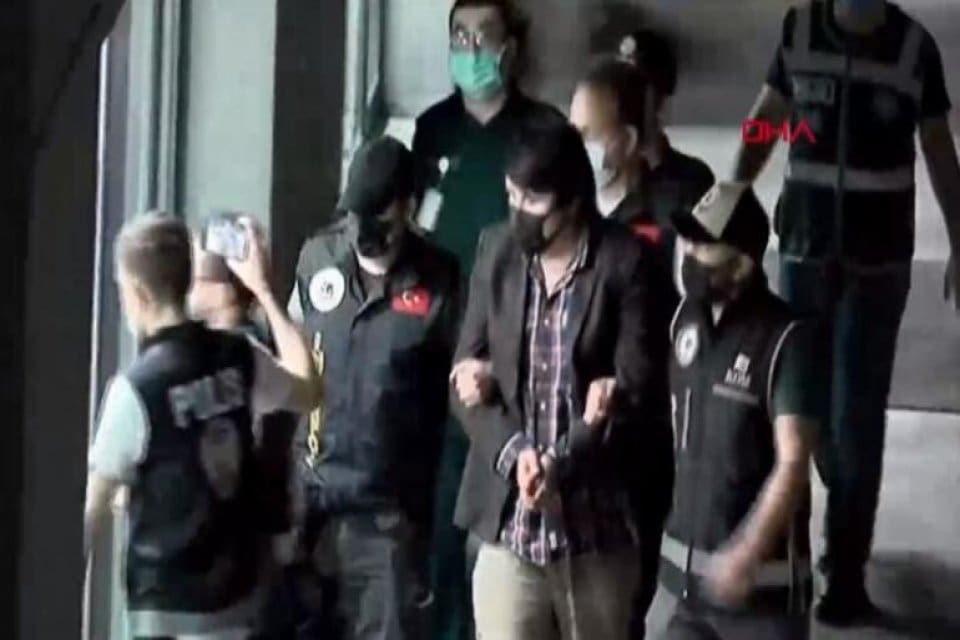 &Ccedil;iftlik Bank'ın Kurucusu Mehmet Aydın&rsquo;ı taşıyan u&ccedil;ak İstanbul Havalimanı'na indi.