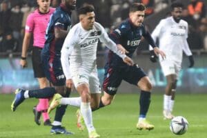 Spor Toto S&uuml;per Lig'de 18'inci hafta m&uuml;cadelesinde lider Trabzonspor deplasmanda