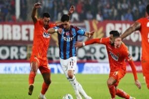 Alanyaspor sahasında ağırladığı son şampiyon Trabzonspor'a 5 attı. Ligin 18.