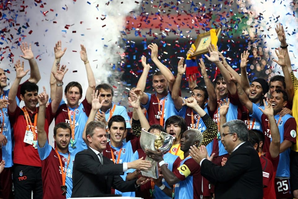 Spor Toto S&uuml;per Lig 2021-2022 Ahmet &Ccedil;alık Sezonu şampiyonu Trabzonspor'un,