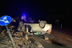 K&uuml;tahya'da, 2 otomobilin &ccedil;arpıştığı kazada 1 kişi yaşamını yitirdi, 2