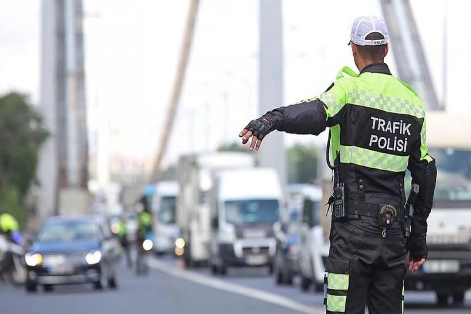 Yapılandırma yasası trafik cezalarını da kapsıyor. Trafik cezalarında peşin &ouml;demeyi