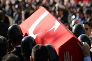Adana'nın Kozan il&ccedil;esinde otomobille askeri aracın &ccedil;arpışması sonucu ağır yaralanan