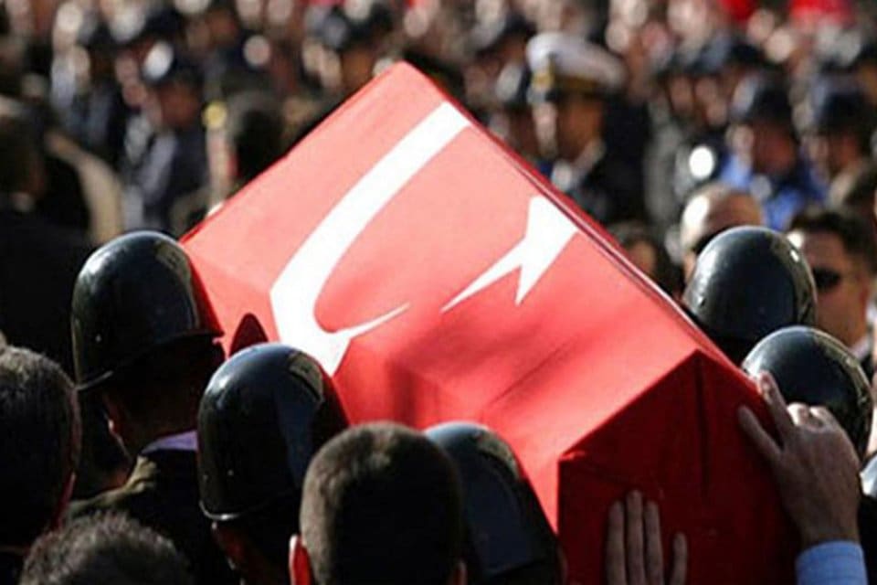 Adana'nın Kozan il&ccedil;esinde otomobille askeri aracın &ccedil;arpışması sonucu ağır yaralanan