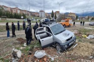 K&uuml;tahya&rsquo;nın Domani&ccedil; il&ccedil;esinde cip ve otomobilin &ccedil;arpışması sonucu meydana gelen