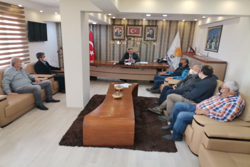 AK Parti Bayraklı İl&ccedil;e Başkanı Halil Polat, mahallelerinde trafo istemeyen