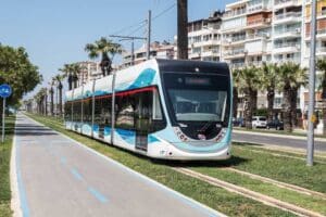 İzmir B&uuml;y&uuml;kşehir Belediyesi kent i&ccedil;i trafiğe nefes aldıracak &ouml;nemli yatırımlardan