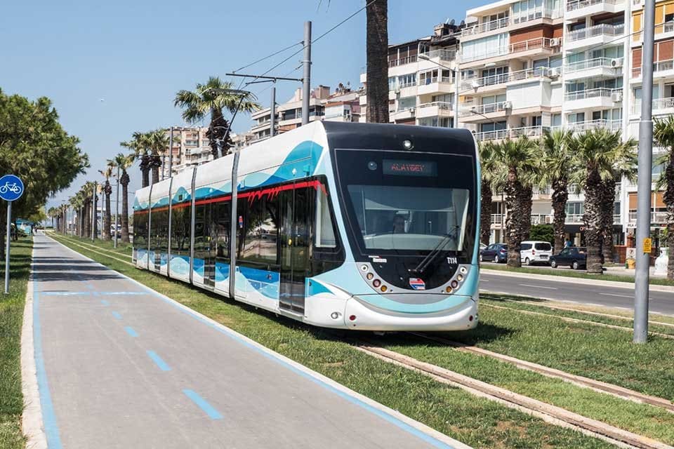 İzmir B&uuml;y&uuml;kşehir Belediyesi kent i&ccedil;i trafiğe nefes aldıracak &ouml;nemli yatırımlardan