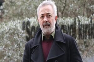 Oyuncu Mehmet Aslantuğ, TRT1'de yayınlanan 'Y&uuml;rek &Ccedil;ıkmazı' dizisinden ayrıldığını duyurdu.