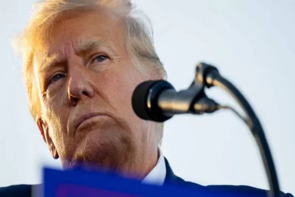 CNN'in "Town Hall" programına katılan Trump, New Hampshire'da gazeteci Kaitlan