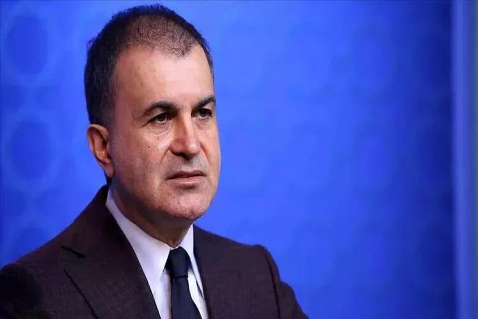 AK Parti S&ouml;zc&uuml;s&uuml; &Ouml;mer &Ccedil;elik, TSK'yı kimyasal silah kullanmakla su&ccedil;layanların,