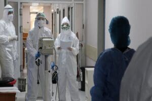 T&uuml;rk Tabipleri Birliği'nin aile hekimleriyle yaptığı anket Covid-19 vaka sayılarının,