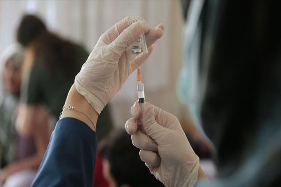 T&uuml;rk Tabipleri Birliği (TTB) etkili doz aşı &ouml;ncesi ve sonrası