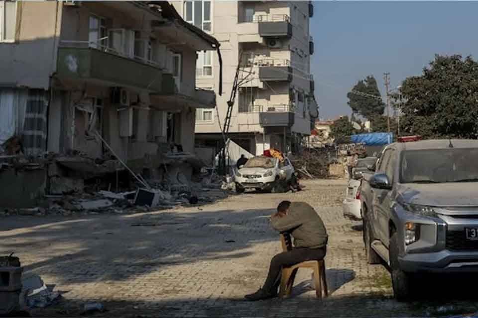 T&uuml;rk Tabipleri Birliği (TTB), deprem b&ouml;lgesindeki durumu değerlendirmek i&ccedil;in toplantı