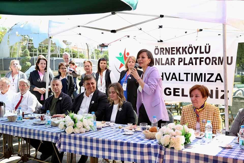 Konuşmasında, Karşıyaka ile her zaman gurur duyduğunu vurgulayan Belediye Başkanı
