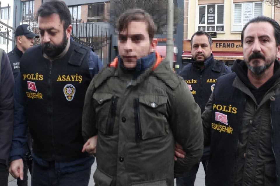 Eskişehir'de, Tuğ&ccedil;e Can'ı 13 kez bı&ccedil;aklayıp boğazını keserek &ouml;ld&uuml;ren Onur