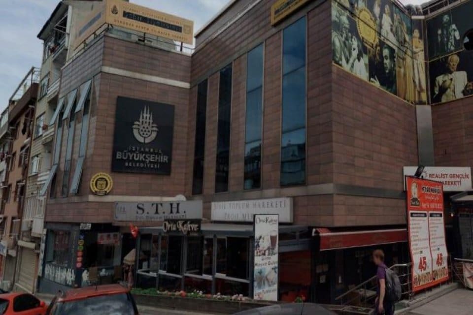 Hi&ccedil;bir tahsis kararına dayanmadan yıllardır T&Uuml;GVA &Uuml;sk&uuml;dar İl&ccedil;e Temsilciliği olarak