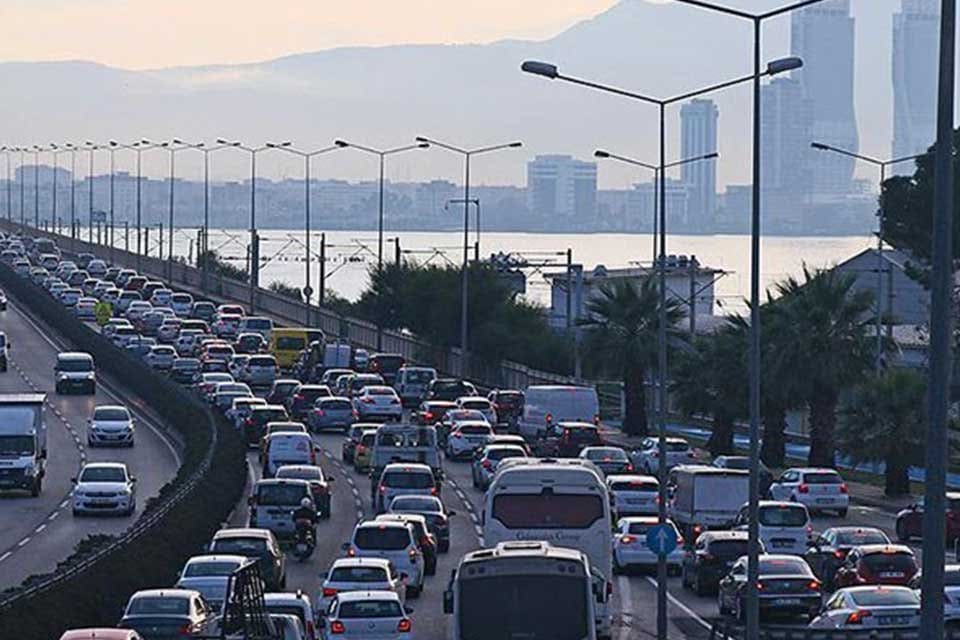 T&Uuml;İK verilerine g&ouml;re, 2021 Eyl&uuml;l ayı sonu itibarıyla İzmir'de trafiğe