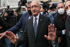 Ge&ccedil;tiğimiz g&uuml;nlerde T&Uuml;İK'in kapısından g&ouml;nderilen CHP lideri Kemal Kılı&ccedil;daroğlu, bu