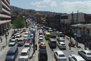 İZMİR'de 2021 yılında bir &ouml;nceki yıla g&ouml;re trafiğe kaydı yapılan