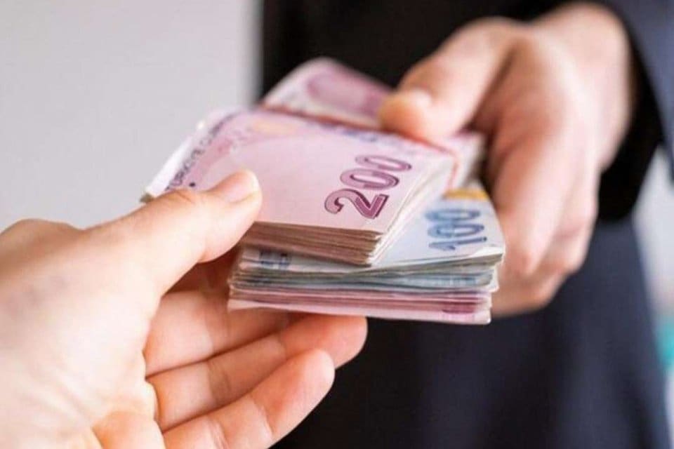 5,3 milyon memur ve memur emeklisini kapsayan d&uuml;zenlemeye g&ouml;re, birinci