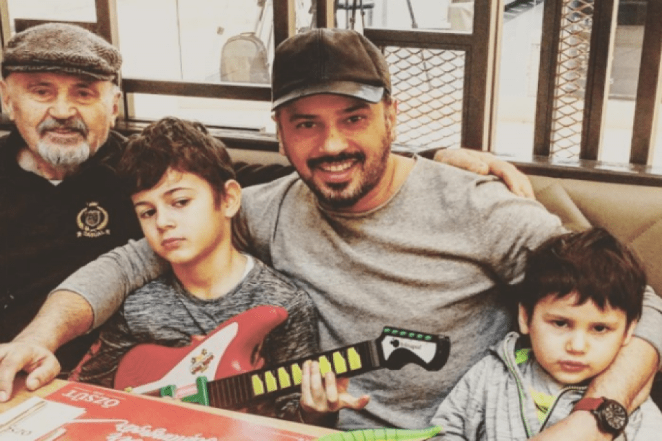 Oyuncu ve şarkıcı Emre Altuğ, Star TV ekranlarında yayınlanan Yalı