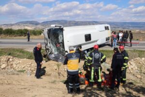 Kaza, saat 14.30 sıralarında Sarayk&ouml;y-Buldan kara yolu Yenicekent Kavşağı yakınlarında