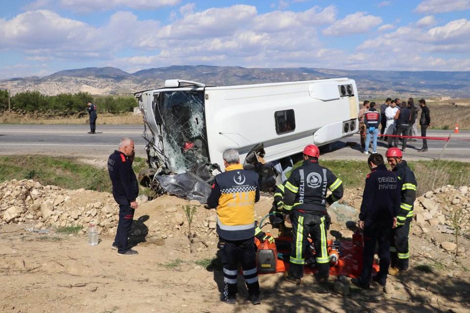 Kaza, saat 14.30 sıralarında Sarayk&ouml;y-Buldan kara yolu Yenicekent Kavşağı yakınlarında