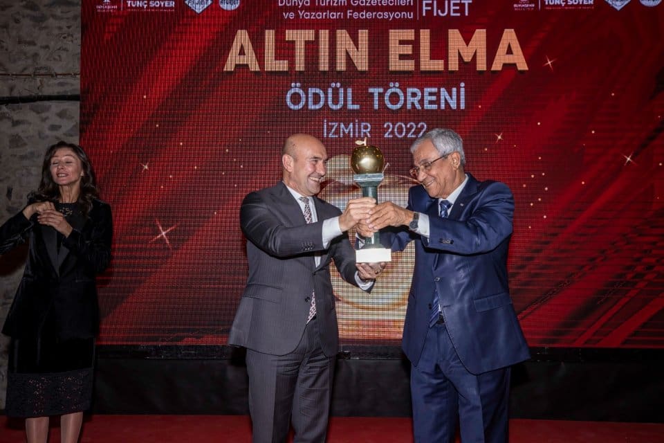 İzmir&rsquo;in tarihi ve k&uuml;lt&uuml;rel değerlerini koruyarak turizm faaliyetlerini destekleyen İzmir